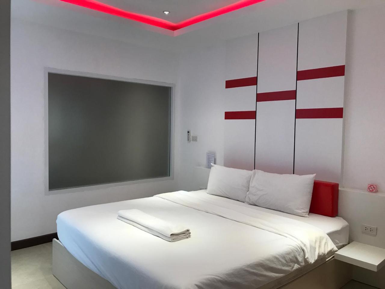 Picasso Motel Pattaya Exterior foto