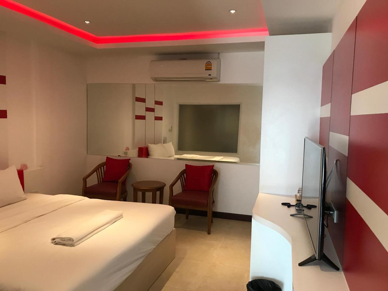 Picasso Motel Pattaya Exterior foto